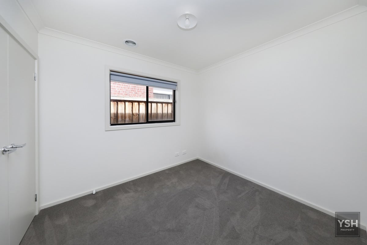15 Rex Drive, Thornhill Park, VIC 3335