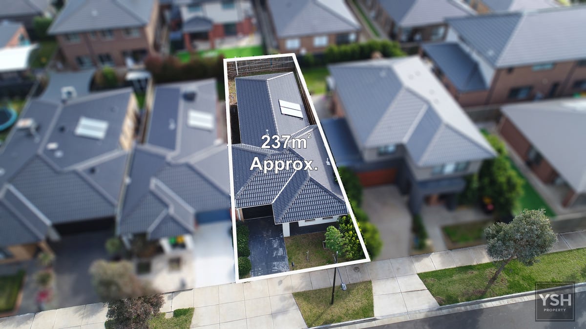 15 Rex Drive, Thornhill Park, VIC 3335