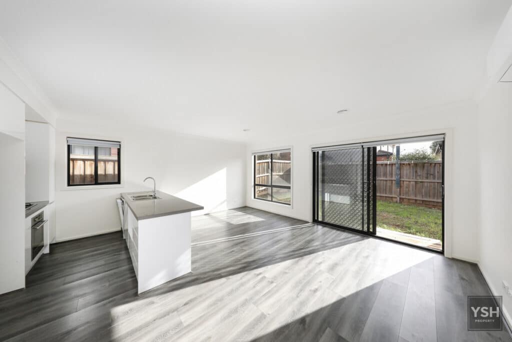 15 Rex Drive, Thornhill Park, VIC 3335