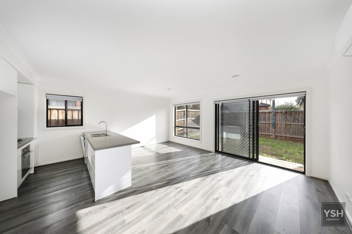 15 Rex Drive, Thornhill Park, VIC 3335