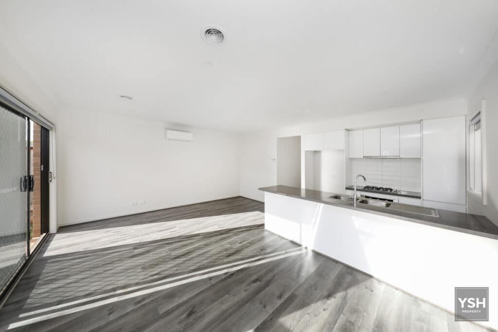 15 Rex Drive, Thornhill Park, VIC 3335