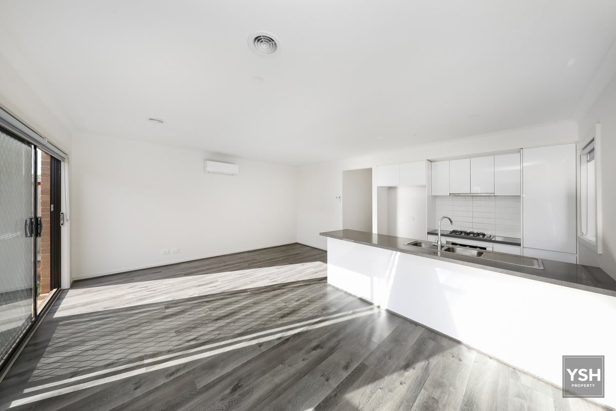 15 Rex Drive, Thornhill Park, VIC 3335
