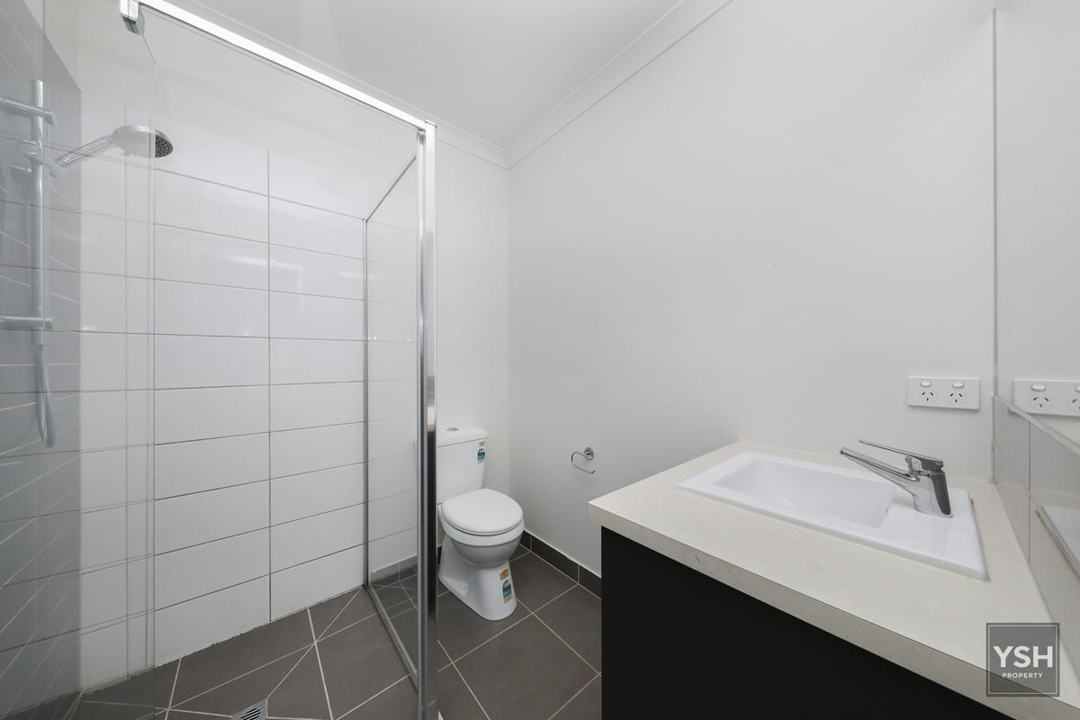 15 Rex Drive, Thornhill Park, VIC 3335