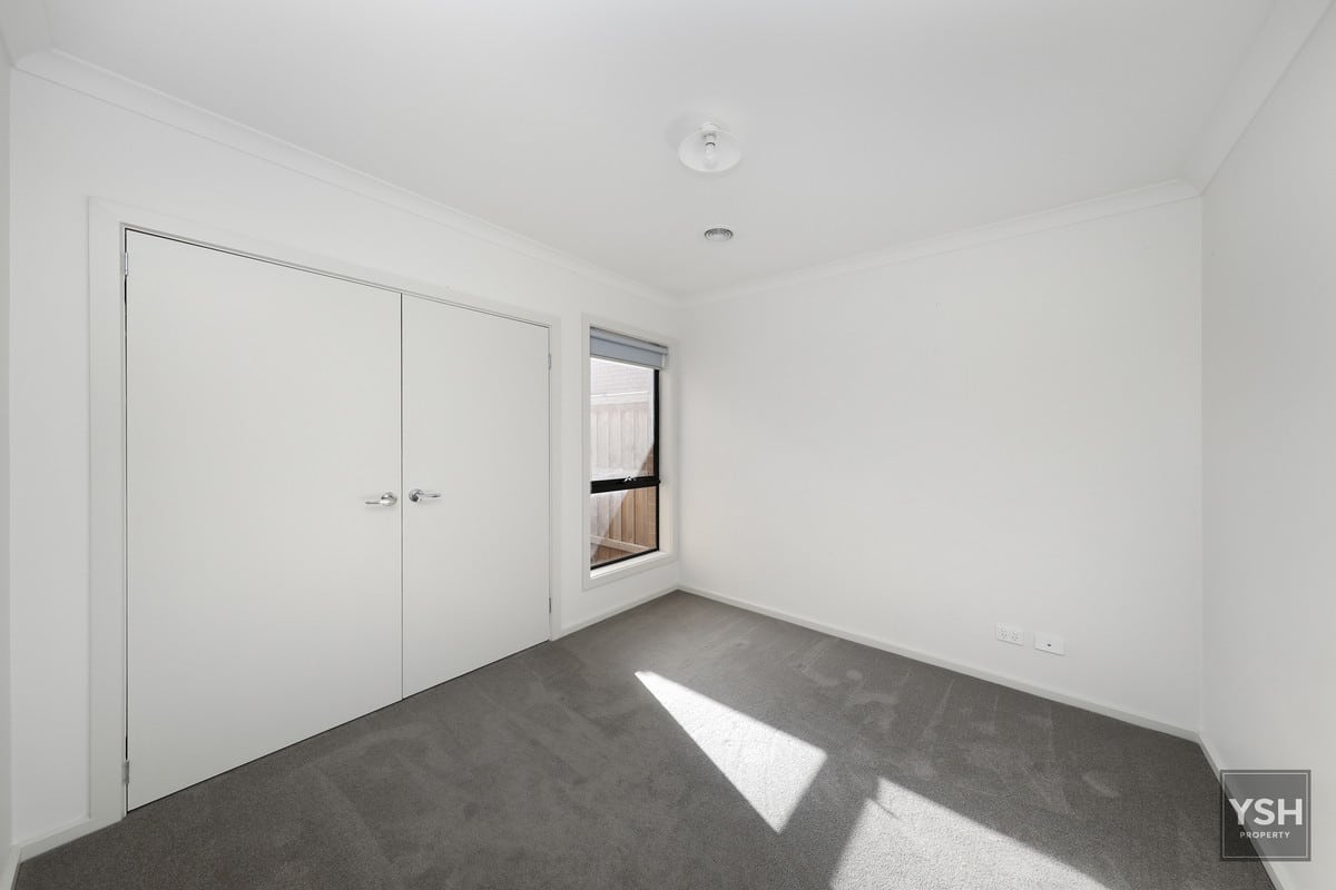15 Rex Drive, Thornhill Park, VIC 3335